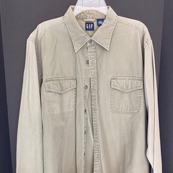 Gap Men’s casual button down - Picture 1 of 1